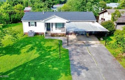 2620 Marshall St, Maryville, TN 37804