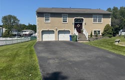 2 Danielle Court, Middletown, NY 10940
