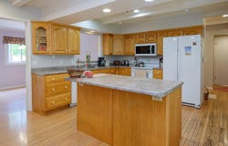 726 Sycamore Bend, Plainwell, MI 49080