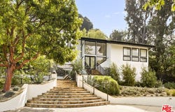 554 Mountain Green Dr, Calabasas, CA 91302