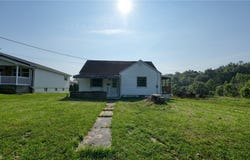 60 S Liberty Street, New Concord, OH 43762