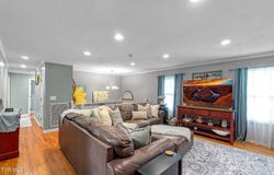 523 Ravenwood Drive, Johnson City, TN 37604