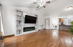 1050 Twilight Dr, NorthLiberty, IA 52317