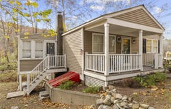 567 Roosevelt Drive, Oxford, CT 06478