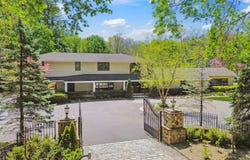 1 Pine Valley Road, Upper Brookville, NY 11771
