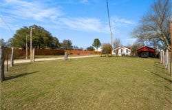117 Reading Avenue N, Kerrville, TX 78010