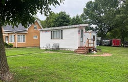 210 E Raymon Avenue, Witt, IL 62094