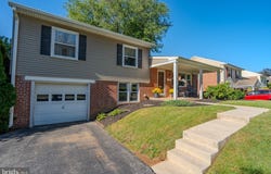 720 WISTERIA Drive, NEWTOWN SQUARE, PA 19073