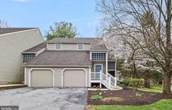 2001 MEADOW Glen, WYOMISSING, PA 19610