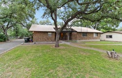 1402 Brown ST, San Marcos, TX 78666