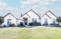 305 Scenic Creek Court, Reno, TX 76020