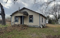 1138 Fitzhugh, Paris, TX 75460