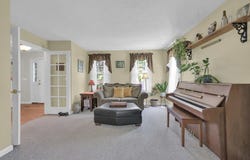 42 Mcgregory Rd, Sturbridge, MA 01566