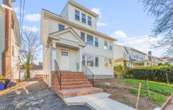 72 Pomona Ave, Newark City, NJ 07112-2215