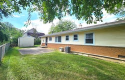 325 Spruce Lane, Elk Grove Village, IL 60007