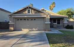 7027 W MIDWAY Avenue, Glendale, AZ 85303