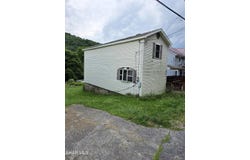 1085 Deveaux Street, Elmora, PA 15737