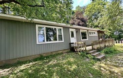 9791 F Avenue, Wapello, IA 52653