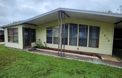 1012 PARKER PLACE, LADY LAKE, FL 32159