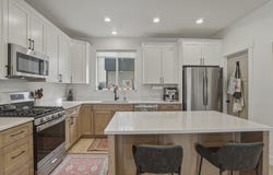 108 W RYKER Ln, Midvale, UT 84047