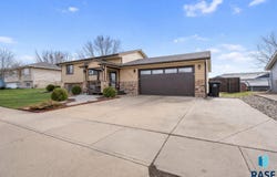 330 N James Ave, Tea, SD 57064