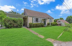 616 16th Ave, Beaver Falls, PA 15010