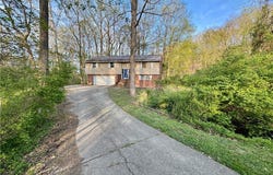 109 Cedar Lane, St Albans, WV 25177