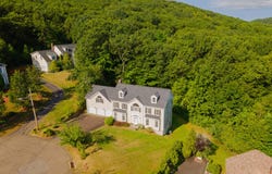 52 Quarry Lane, Hamden, CT 06518