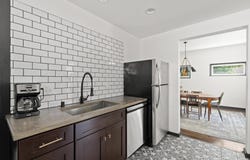 2415 S Kinnickinnic Ave, Milwaukee, WI 53207