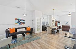 19045 NW 86th Ave, Hialeah, FL 33015