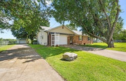800 E Prairie Lane, Ash Grove, MO 65604