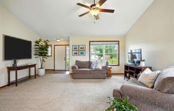 35 Thistle Ct, IowaCity, IA 52240