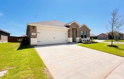 504 CRESTRIDGE Drive N, Cleburne, TX 76033