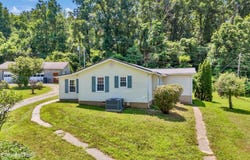 921 Niles Ferry Rd, Greenback, TN 37742