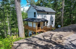 62 Toms Park Circle, Hendersonville, NC 28792