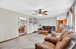 120 Crest Circle, Waterloo, IA 50702