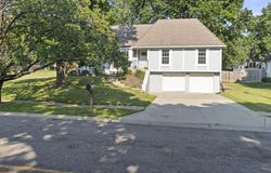 10303 Rosehill Road, Overland Park, KS 66215