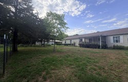 880 County Road 322, Koshkonong, MO 65692