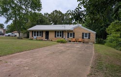 2005 W Wood St, PARIS, TN 38242