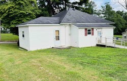 2417 1ST Street, Eldorado, IL 62930