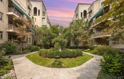 2374 Madison Road, Cincinnati, OH 45208