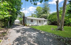56 W DONELLAN RD, Hampton Bays, NY 11946