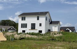 9546 S Bergamont Dr, Franklin, WI 53132