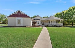 102 Palmer Drive, Comanche, TX 76442