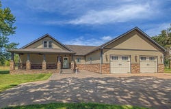 1006 E 69th Ave, Hutchinson, KS 67502