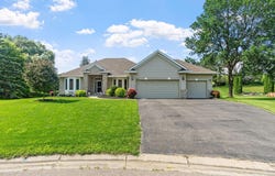 3114 Canyon Circle, Chaska, MN 55318