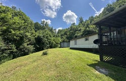 1850 Barnes Mountain Road, Irvine, KY 40336