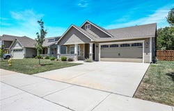 820 W 30th Street, Lawrence, KS 66046