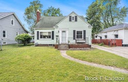 2945 Roosevelt Road, Roosevelt Park, MI 49441