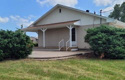 401 Sunset Drive, Hastings, NE 68901